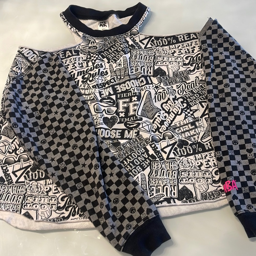Zumba crop shirt long sleeves small size